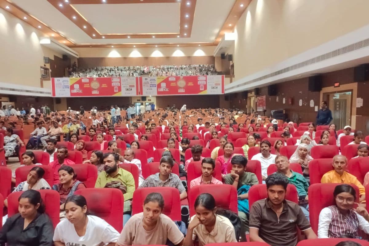 धनबाद में प्रभात खबर प्रतिभा सम्मान समारोह का आयोजन, मेधावी स्टूडेंट्स हुए सम्मानित