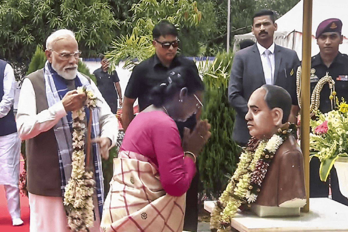 राष्ट्रपति मुर्मू और पीएम मोदी ने रायरंगपुर में किया 47,600 करोड़ की परियोजनाओं का शुभारंभ