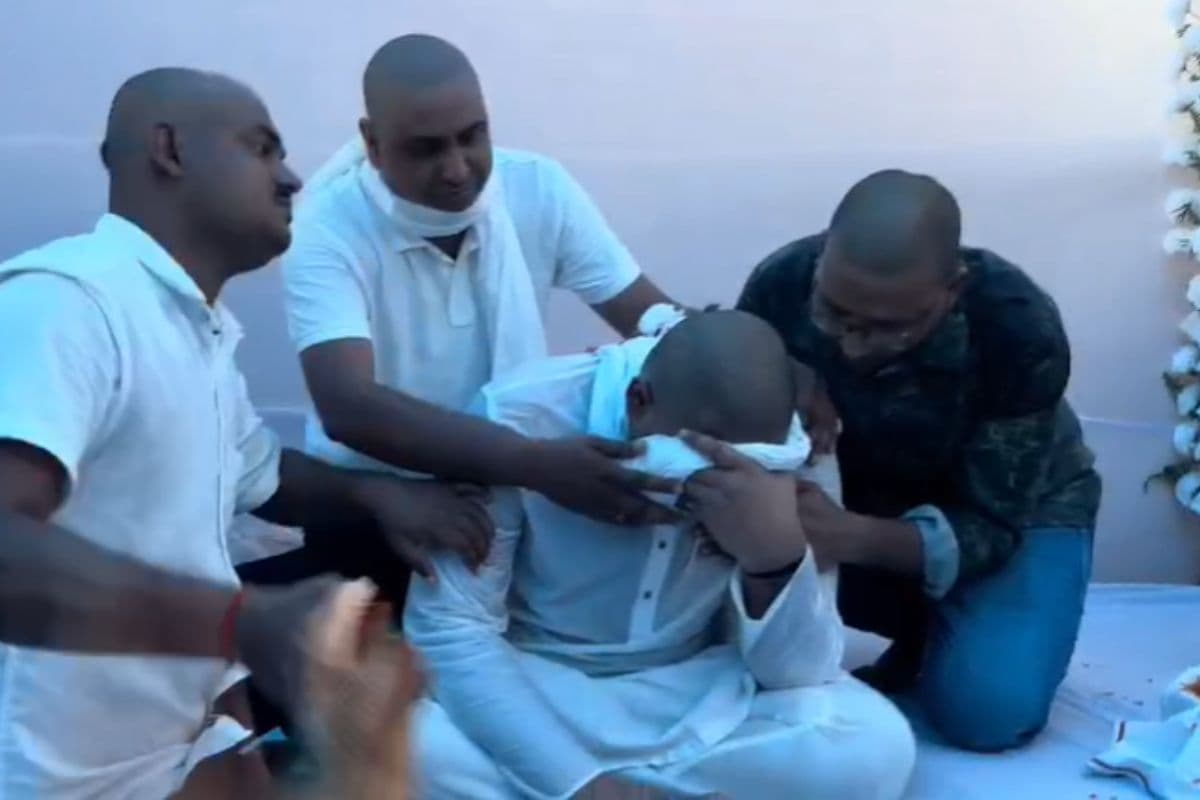 फूट-फूटकर प्रिंस के अंतिम संस्कार में रोए रौशन आनंद, बोले- साजिश करने वाले कान खोलकर सुन लें