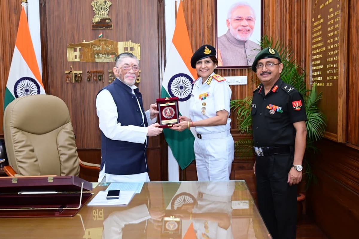 रांची में सशस्त्र बलों के लिए आई चेकअप कैंप, राज्यपाल से मिलीं वाइस एडमिरल आरती सारिन