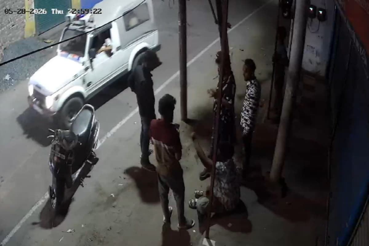 रांची में युवक की पिटाई कर रहे थे बदमाश, मदद की गुहार सुनकर भी नहीं रुकी कोतवाली पुलिस