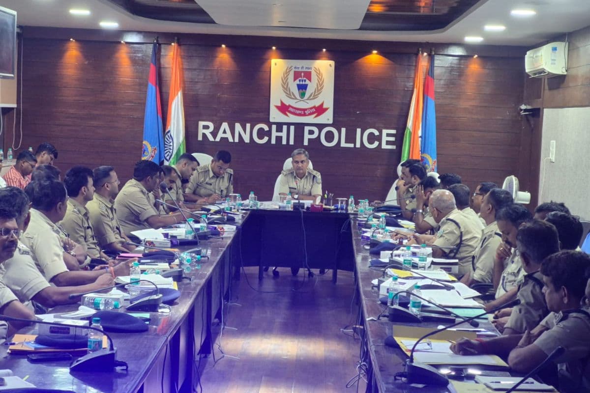 भू-माफिया और रंगबाजों पर काल बनकर टूटेगी झारखंड पुलिस, ADG ने दिया 'जीरो टॉलरेंस' का अल्टीमेटम
