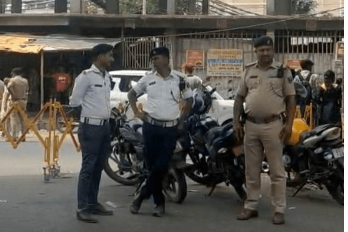 नीट परीक्षा को लेकर बापू परीक्षा केंद्र पर कड़ी सुरक्षा व्यवस्था, पुलिस का सख्त पहरा