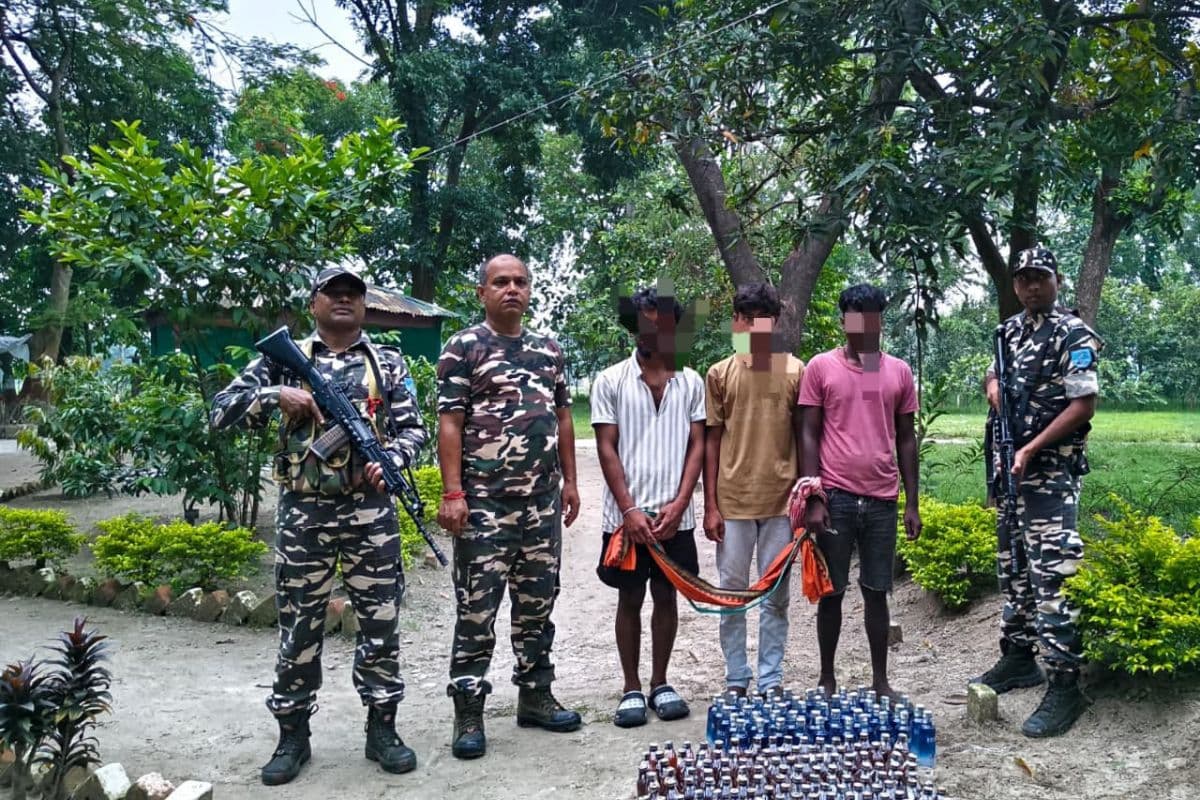 सुपौल बार्डर पर SSB की कार्रवाई, 193 बोतल नेपाली शराब के साथ तीन तस्कर गिरफ्तार