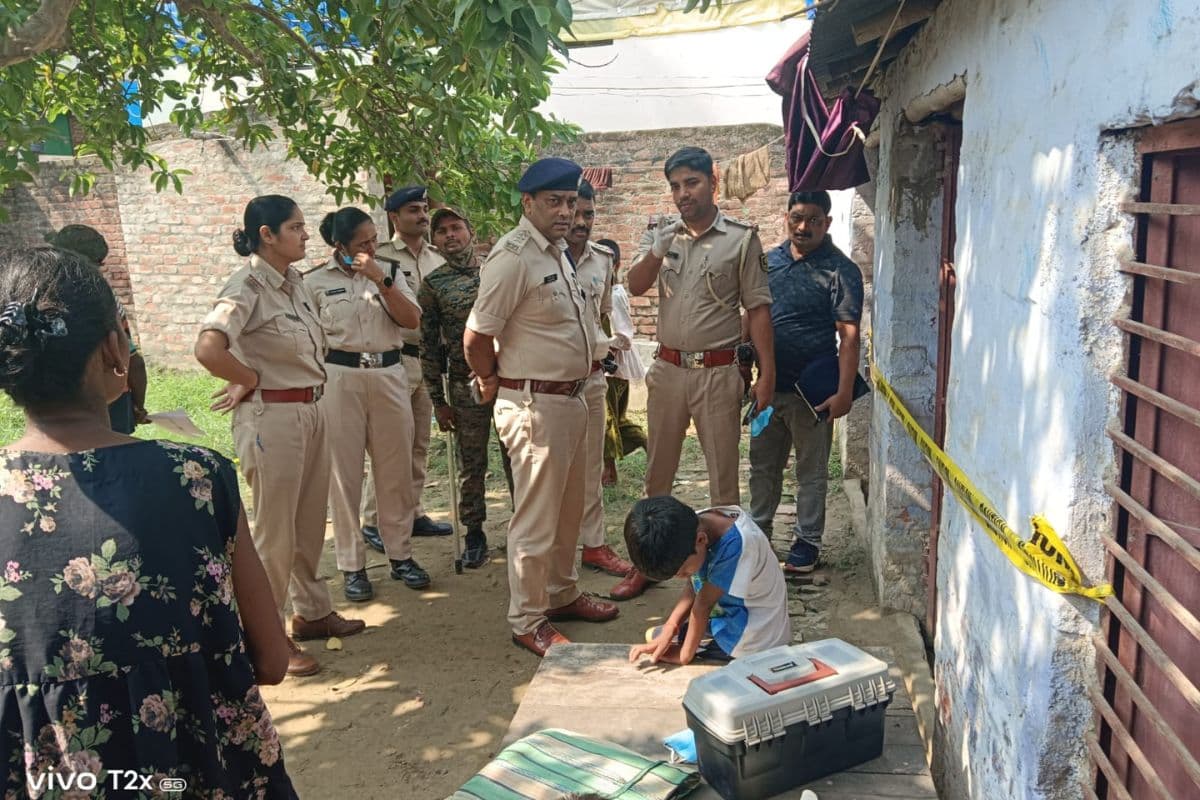 पत्नी की हत्या कर घर बंद कर फरार हुआ पति, दो छोटे बच्चों के सिर से उठा मां का साया
