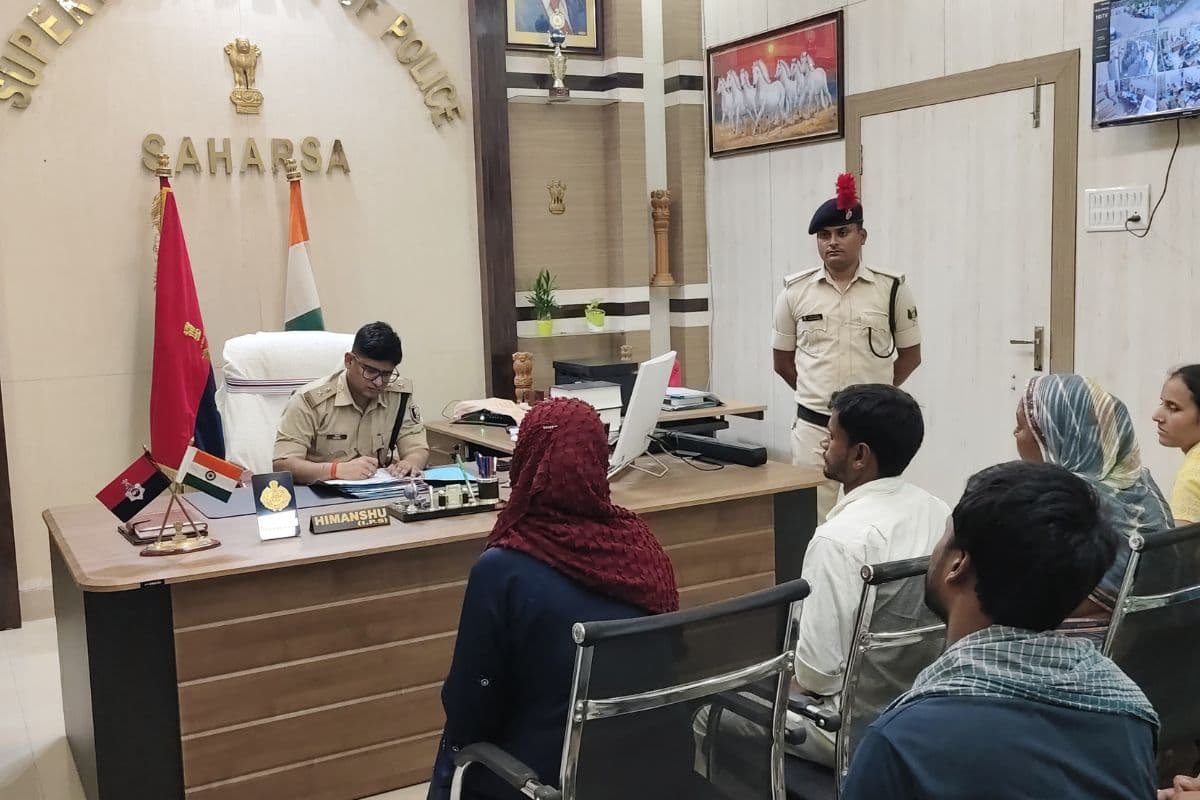 सहरसा में SP के जनता दरबार में उमड़े फरियादी, भूमि विवाद से साइबर क्राइम तक की शिकायतों पर कार्रवाई के निर्देश