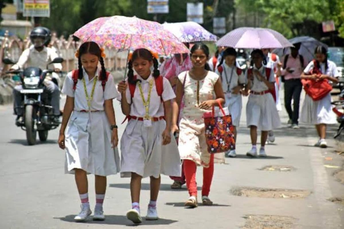 भीषण गर्मी के कारण कक्षा 8 तक के सभी स्कूल 27 जून तक बंद, DM ने जारी किया आदेश
