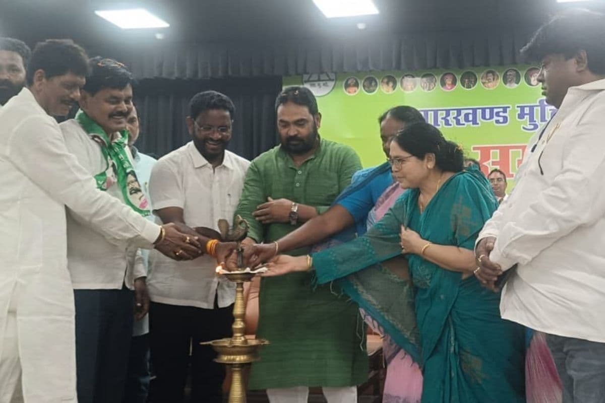 Saraikela: सरायकेला टाउन हॉल में JMM ने किया SIR को लेकर प्रशिक्षण का आयोजन