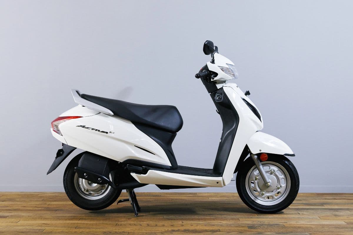 चाहे आप Honda Activa चलाते हो या TVS Jupiter, यह एक आसान हैक बढ़ा सकता है आपकी माइलेज
