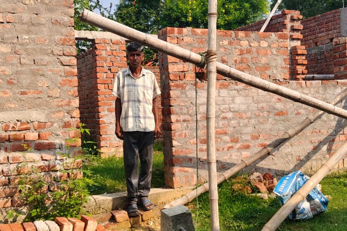 सरायकेला-खरसावां में आवास योजनाओं की रफ्तार धीमी, 41 हजार से अधिक घर अधूरे 