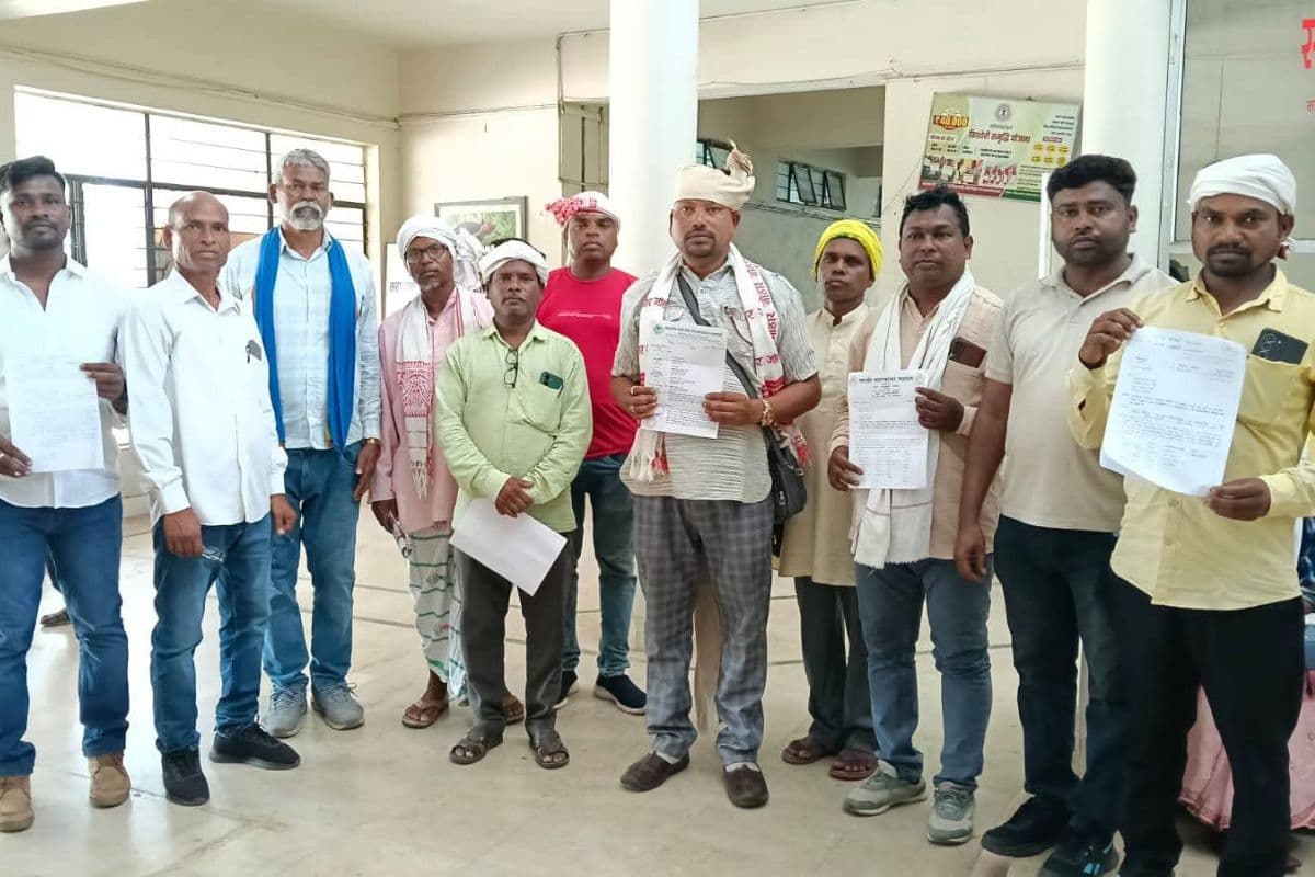 सरायकेला: पारंपरिक ग्राम सभा में सरकारी कर्मी को सचिव बनाए जाने का विरोध, डीसी को सौंपा ज्ञापन 