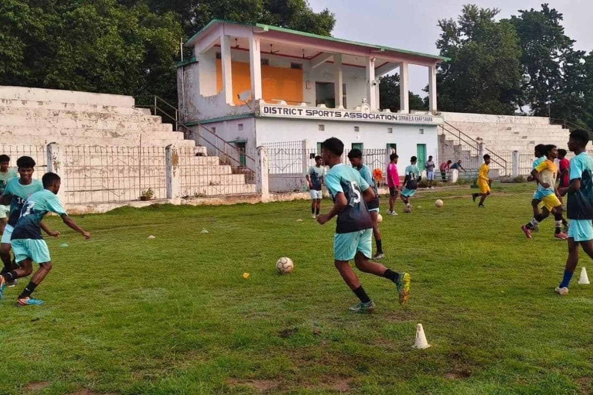 गर्मी की छुट्टियों के बाद फिर गुलजार हुआ खरसावां का आवासीय फुटबॉल प्रशिक्षण केंद्र