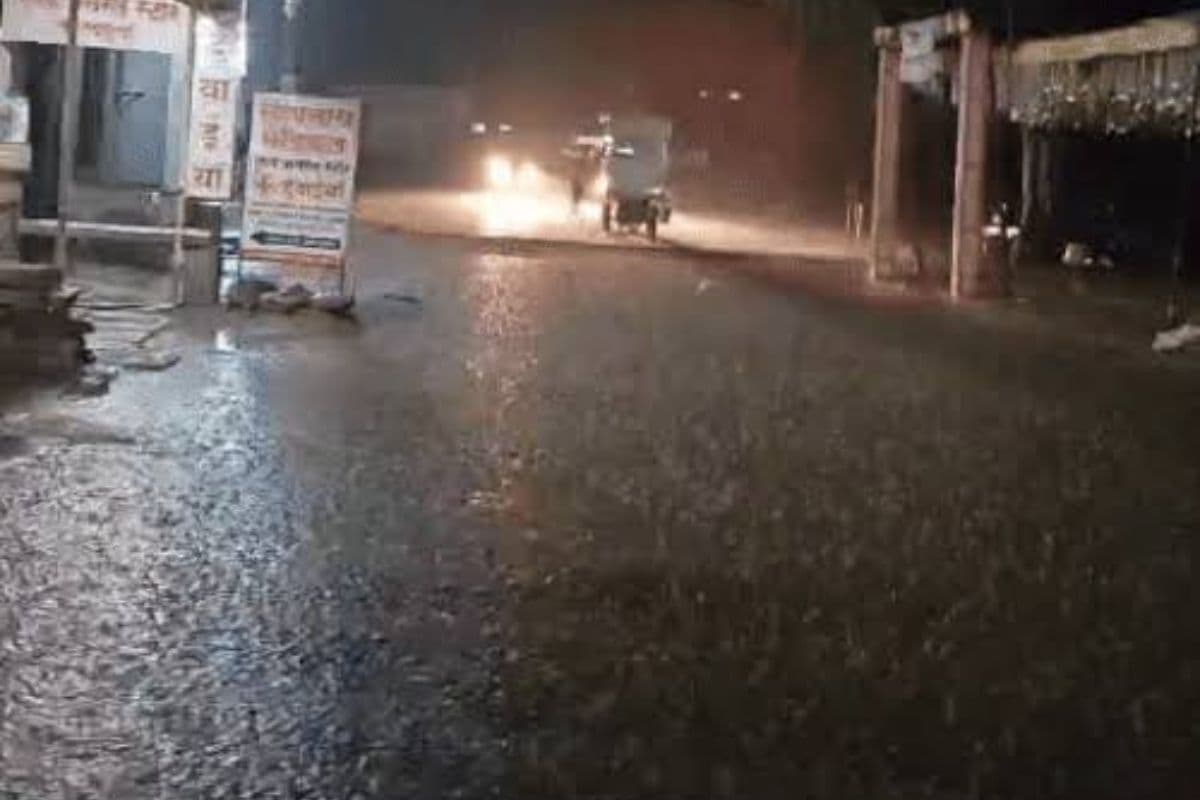 सुपौल में आधी रात झमाझम बारिश से मिली राहत, जलजमाव और बिजली संकट ने बढ़ाई परेशानी