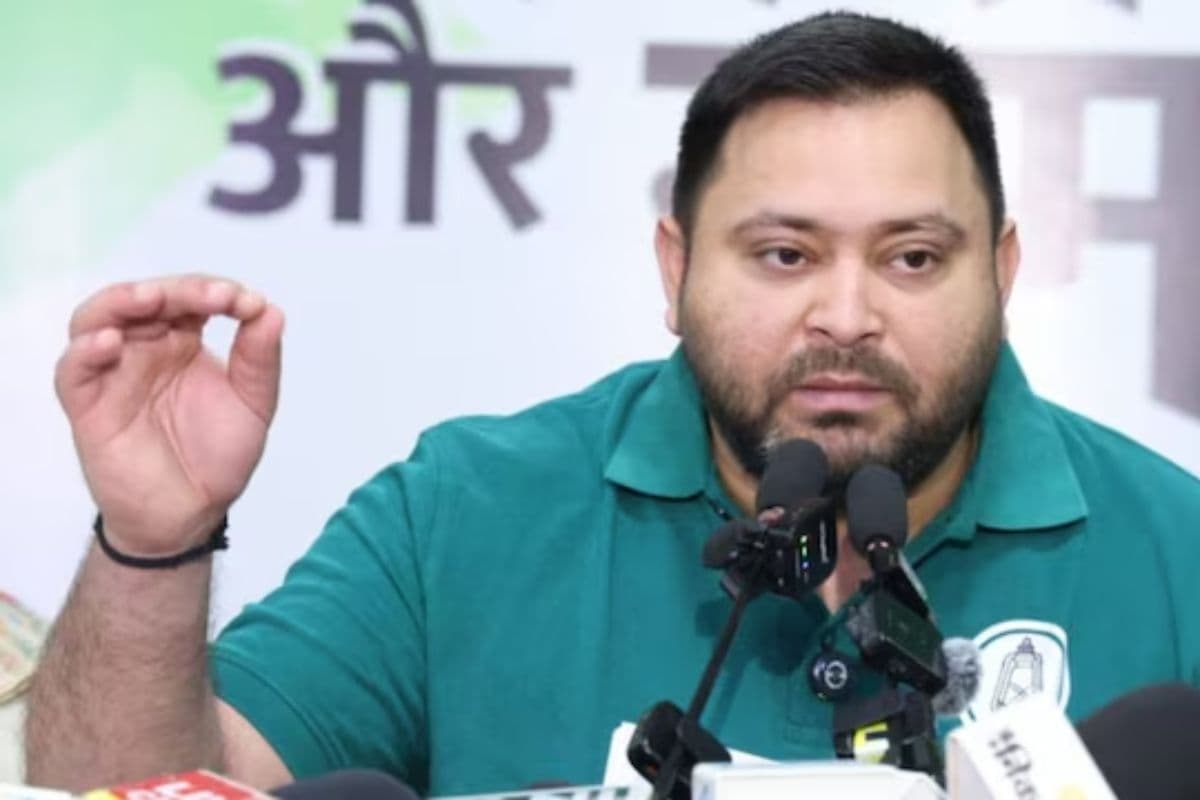 बिहार टेंडर घोटाले पर तेजस्वी यादव ने सरकार को घेरा, बोले- छोटे कर्मचारियों को फंसाकर बड़े लोगों को बचाया