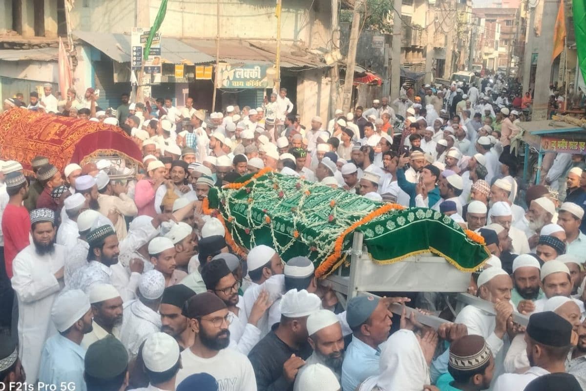 पलामू में मातम: यूपी हादसे में मरे 5 युवकों के शव पहुंचते ही रोया मेदिनीनगर, एक साथ उठीं चार अर्थियां