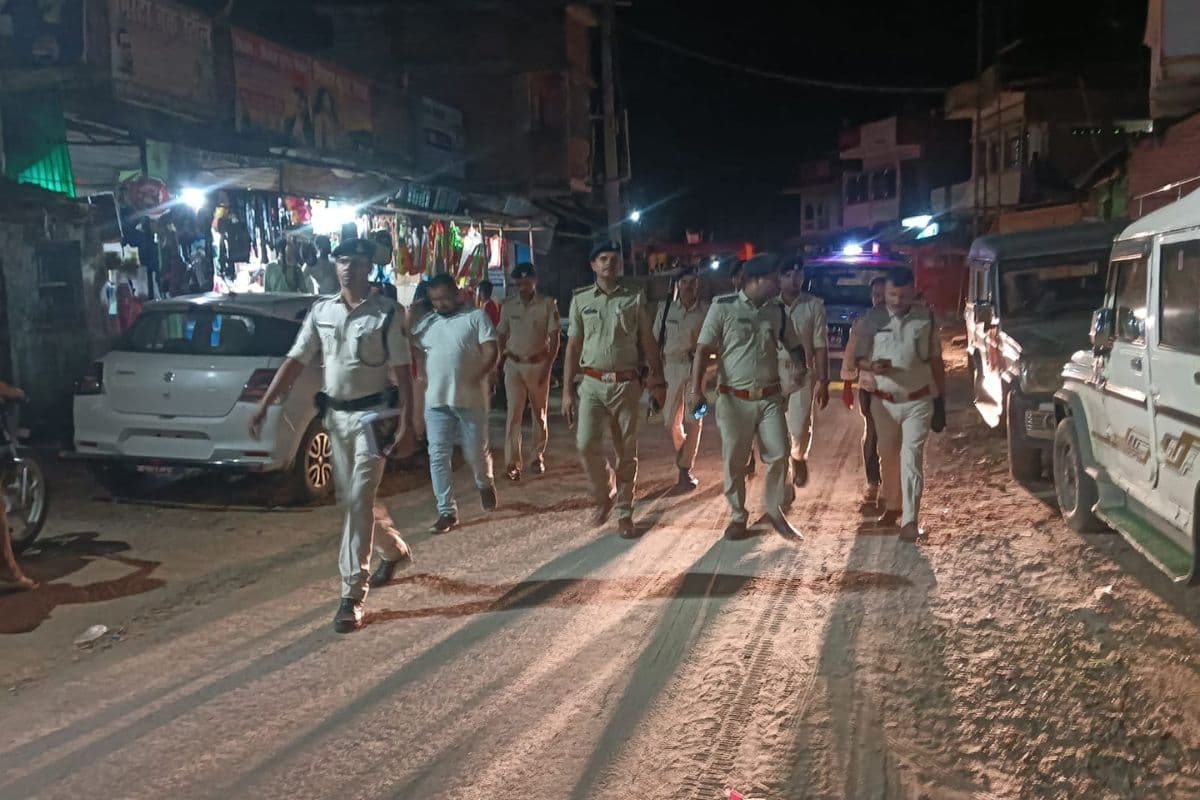 मुहर्रम को लेकर अलर्ट मोड में बांका पुलिस-प्रशासन, कटोरिया और चांदन में किया फ्लैग मार्च