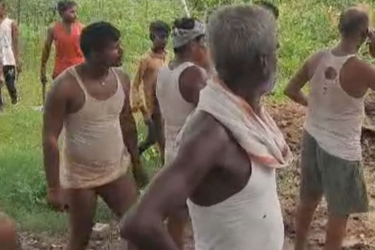 बेगूसराय में बदमाशों का तांडव: पशु चिकित्सक को मारी गोली, ग्रामीणों के विरोध पर फिर से फायरिंग की