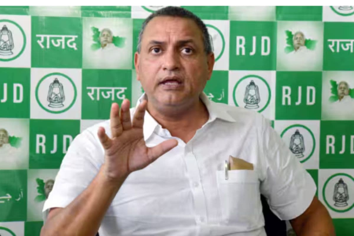 RJD एमपी सुधाकर सिंह ने सीएम योगी पर कसा तंज, कहा- मंदिर में चोरी के सारे वीडियो और फुटेज डिलीट होने के बाद FIR क्यों नहीं दर्ज कराई गई