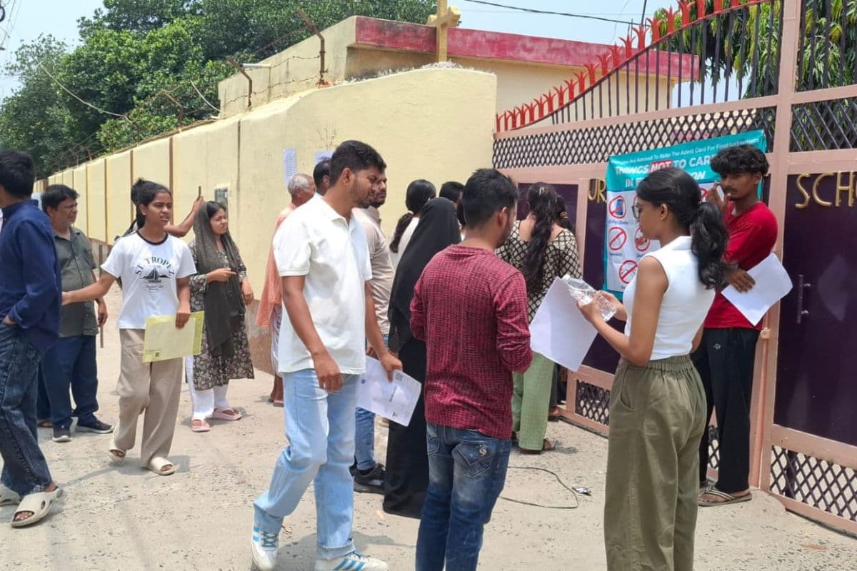 पूर्णिया में 12 केंद्रों पर नीट (यूजी) पुनर्परीक्षा: सुरक्षा सख्त, सोशल मीडिया पर साइबर सेल की पैनी नजर