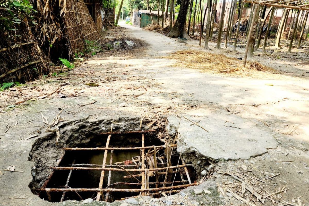 पौआखाली में काल बना क्षतिग्रस्त कलभर्ट: मदरसा-झपड़तल मुख्य मार्ग पर स्लैब टूटने से हादसों को आमंत्रण