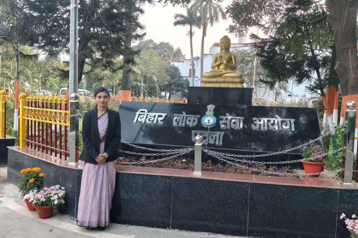 जोगबनी की बेटी कोमल साह ने BPSC पास कर रचा इतिहास: 217वीं रैंक के साथ बनीं राजस्व पदाधिकारी