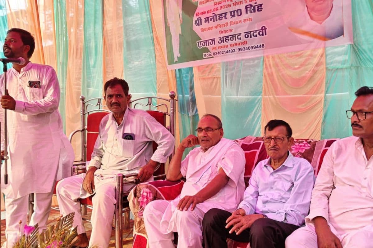 गोबरा घाट कमला नदी पर पुल निर्माण के लिए पहुंचे मनिहारी विधायक मनोहर सिंह, स्थल निरीक्षण कर दिया आश्वासन