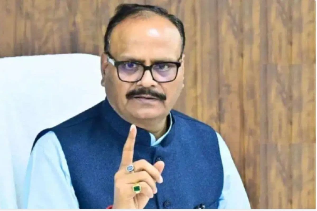 डिप्टी CM ब्रजेश पाठक का सपा पर बड़ा हमला, बोले- 'दंगा-फसाद, जमीन कब्जा और बहू-बेटियों की इज्जत को खतरे में डालना इनकी फितरत