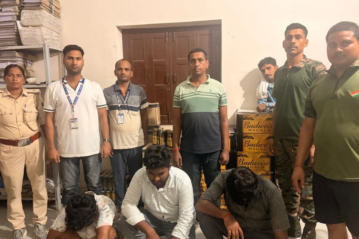 बारसोई में उत्पाद पुलिस की बड़ी कार्रवाई, स्कॉर्पियो से 381 लीटर विदेशी शराब बरामद
