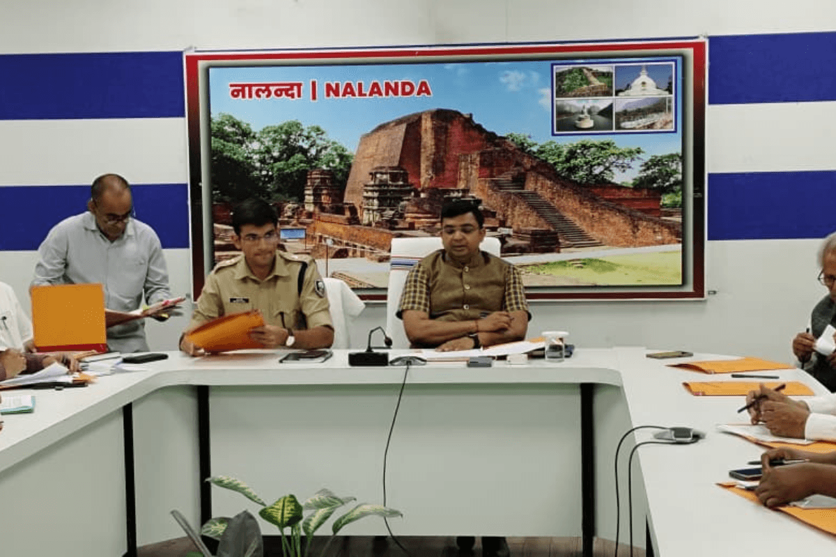 नालंदा में SC-ST अत्याचार निवारण के तहत ₹560 लाख की राशि को मंजूरी, DM ने दिए पेंडिंग मामलों के निपटारे के निर्देश