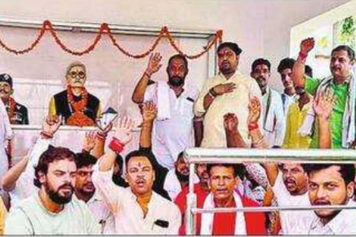 अरवल में ब्रह्मेश्वर मुखिया को श्रद्धांजलि, समर्थकों ने 14वीं शहादत दिवस पर किया नमन