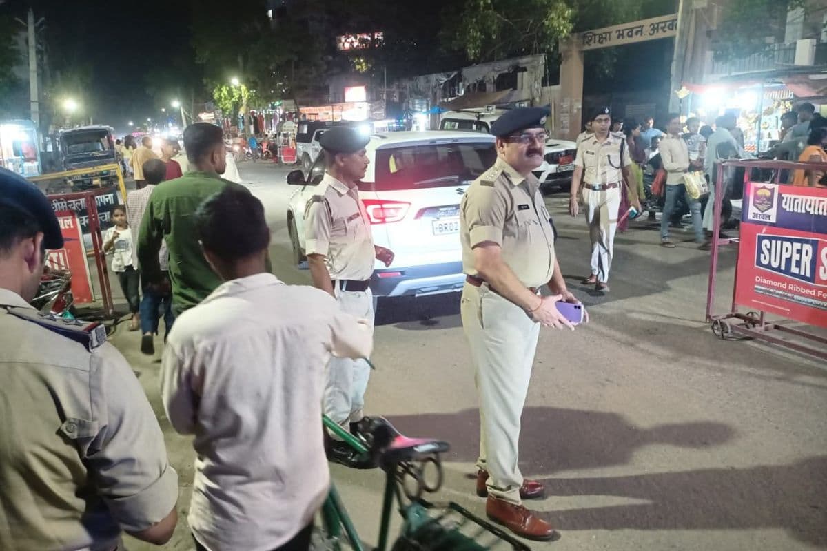 अरवल में पुलिस का सख्त एक्शन, जहानाबाद मोड़ पर चला सघन वाहन जांच अभियान, कई वाहनों की हुई चेकिंग