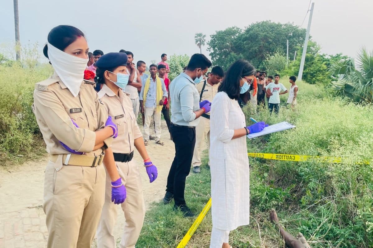 सारण में अज्ञात शव मिलने से मचा हड़कंप, सोशल मीडिया से कराई जा रही पहचान