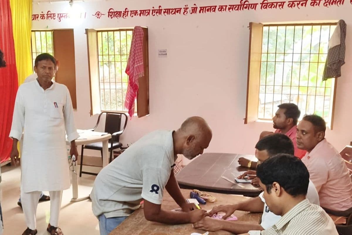 महनार में पैक्स चुनाव शांतिपूर्ण, प्रशासन ने की कड़ी निगरानी