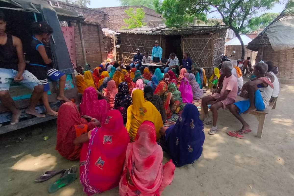 रसूलपुर में ‘खेत बचाओ अभियान’ के तहत किसानों को दी गई उर्वरक उपयोग की जानकारी