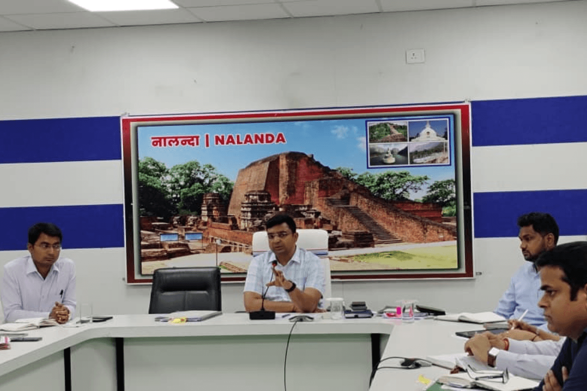 नालंदा में ज्ञान भारतम् मिशन के तहत डिजिटल होंगी प्राचीन पाण्डुलिपियां, DM कुंदन कुमार ने दिए सख्त निर्देश