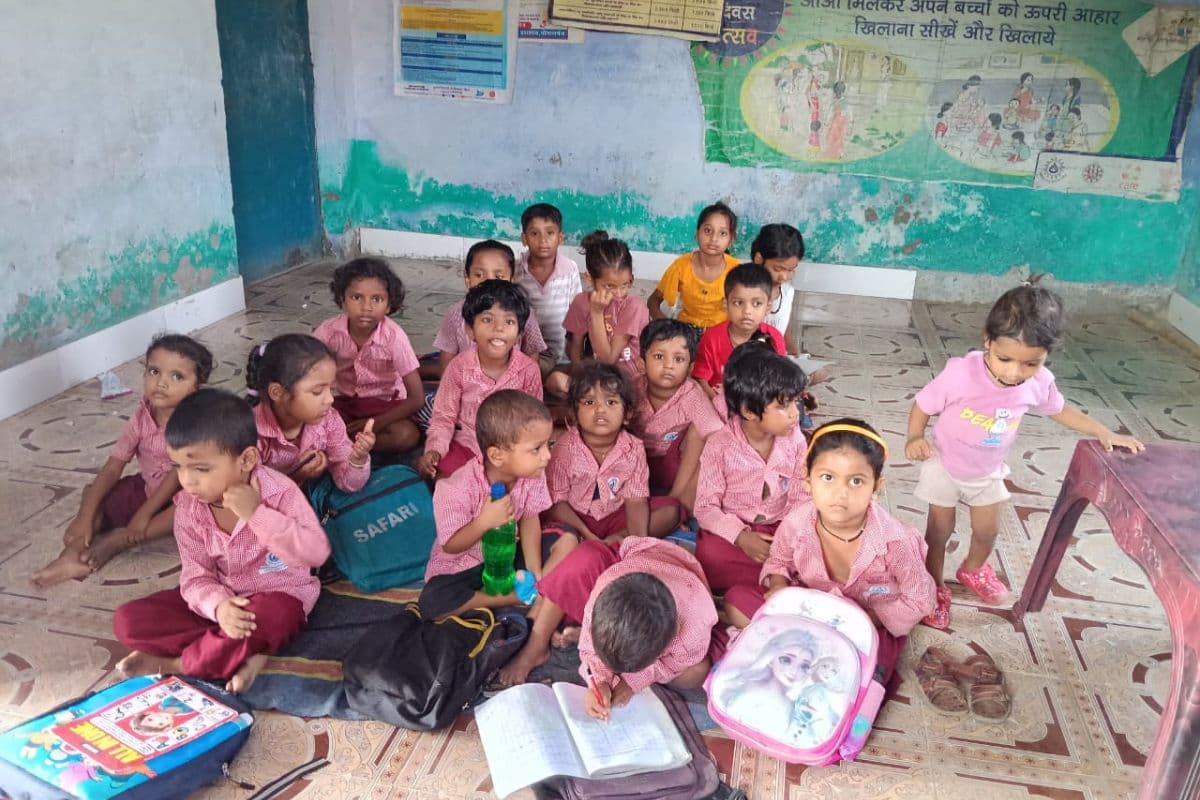 गोपालगंज के पंचदेवरी में आंगनबाड़ी केंद्रों की स्थिति खराब, डीपीओ नाराज