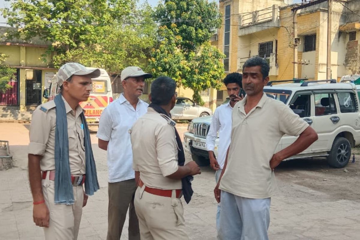 भभुआ रोड स्टेशन पर हादसा : पत्नी को मायके छोड़ लौट रहा युवक पारसनाथ ट्रेन से गिरा, मौत