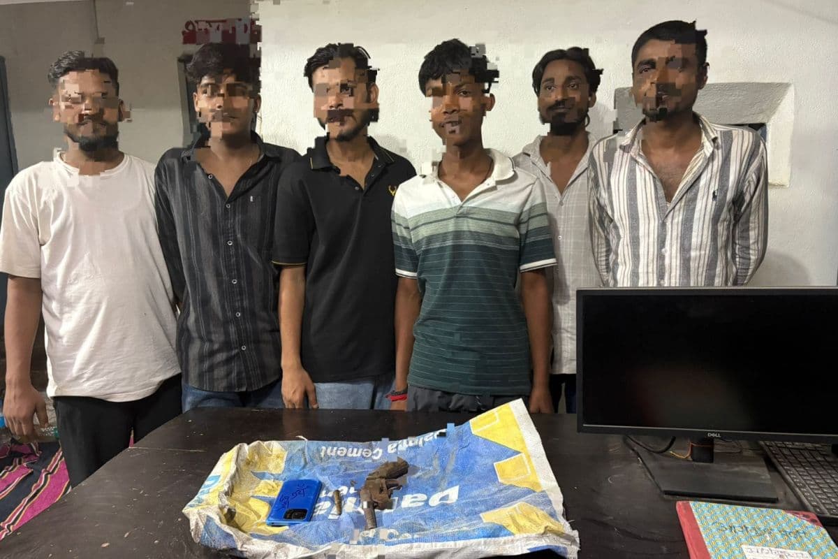 पुलिस कार्रवाई: लूट की साजिश रचते छह अपराधी धराए, हथियार और कारतूस बरामद