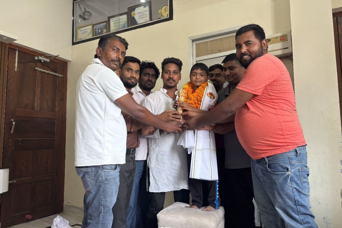 नेपाल में चमका वैशाली का लाल, 7 वर्षीय आयुष ने कराटे चैंपियनशिप में बढ़ाया मान