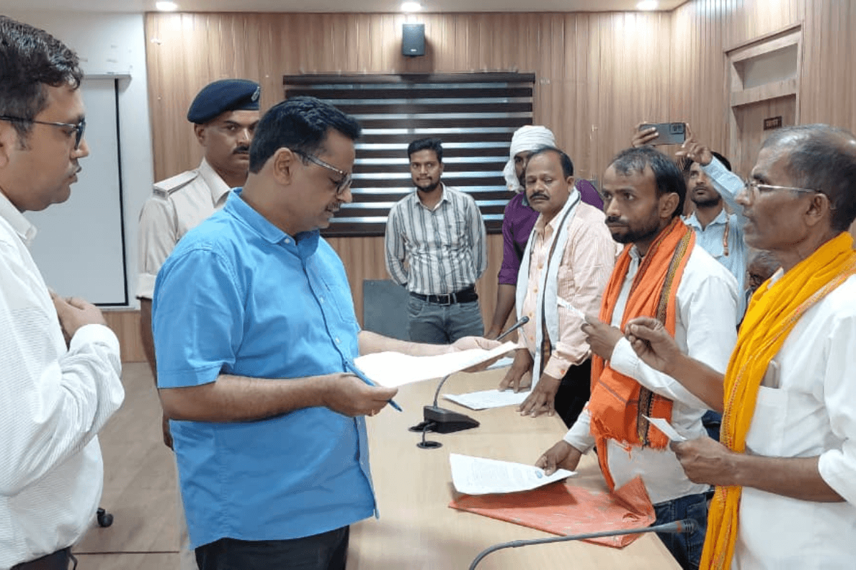 सासाराम में जनता दरबार में गूंजा जमीन विवाद का मुद्दा, सरकारी गली और नाली जाम करने वालों पर DM सख्त