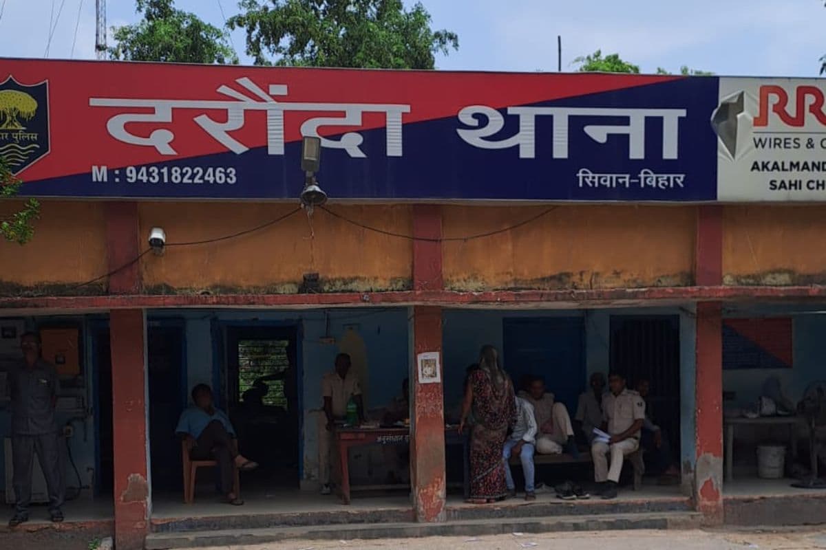 दरौंदा पुलिस ने अवैध हथियार के साथ दो युवकों को किया गिरफ्तार
