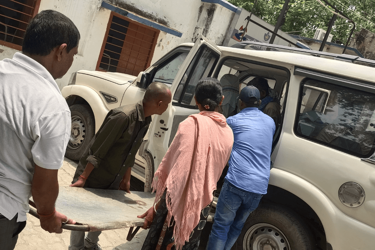 गया-रजौली SH-70 पर हादसा: बाइक और साइकिल की टक्कर, बीच सड़क पर तड़प रहे घायलों के लिए फरिश्ता बने BPRO!