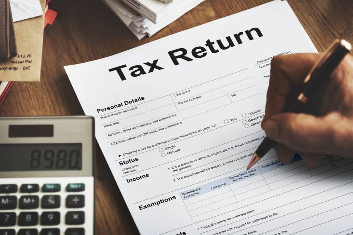 Tax Return Filing अब वरिष्ठ नागरिकों के लिए ITR भरना हुआ आसान, जानिए कौन-सा फॉर्म चुनें और कब मिलेगी छूट