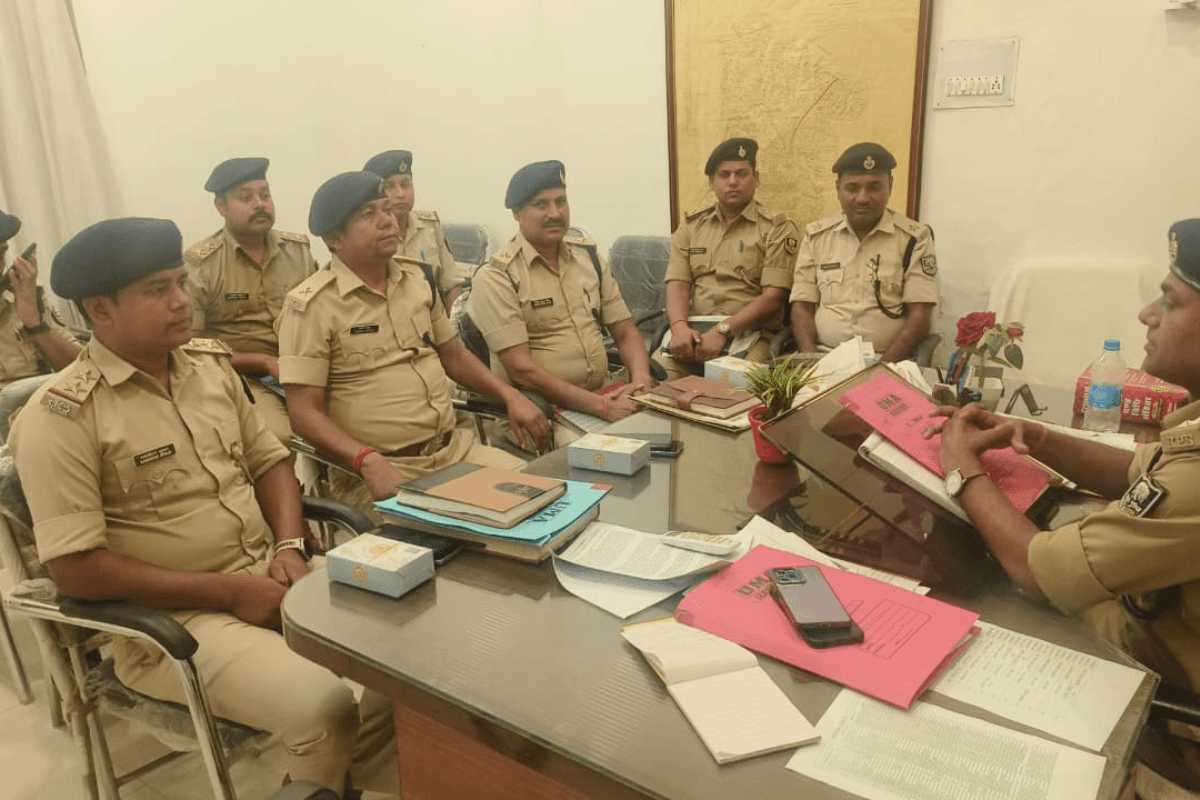 सासाराम में आगामी त्योहार को लेकर थानों को हाई-अलर्ट; फरार अपराधियों की गिरफ्तारी के लिए चलेगा महा-अभियान!