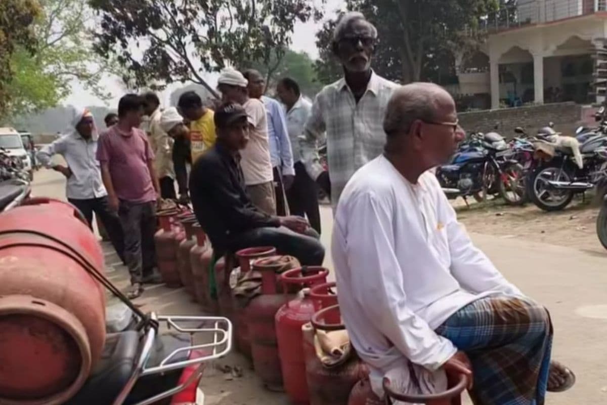 सीवान में गैस एजेंसियों पर बुकिंग का भारी बैकलॉग, 10 दिन तक देरी