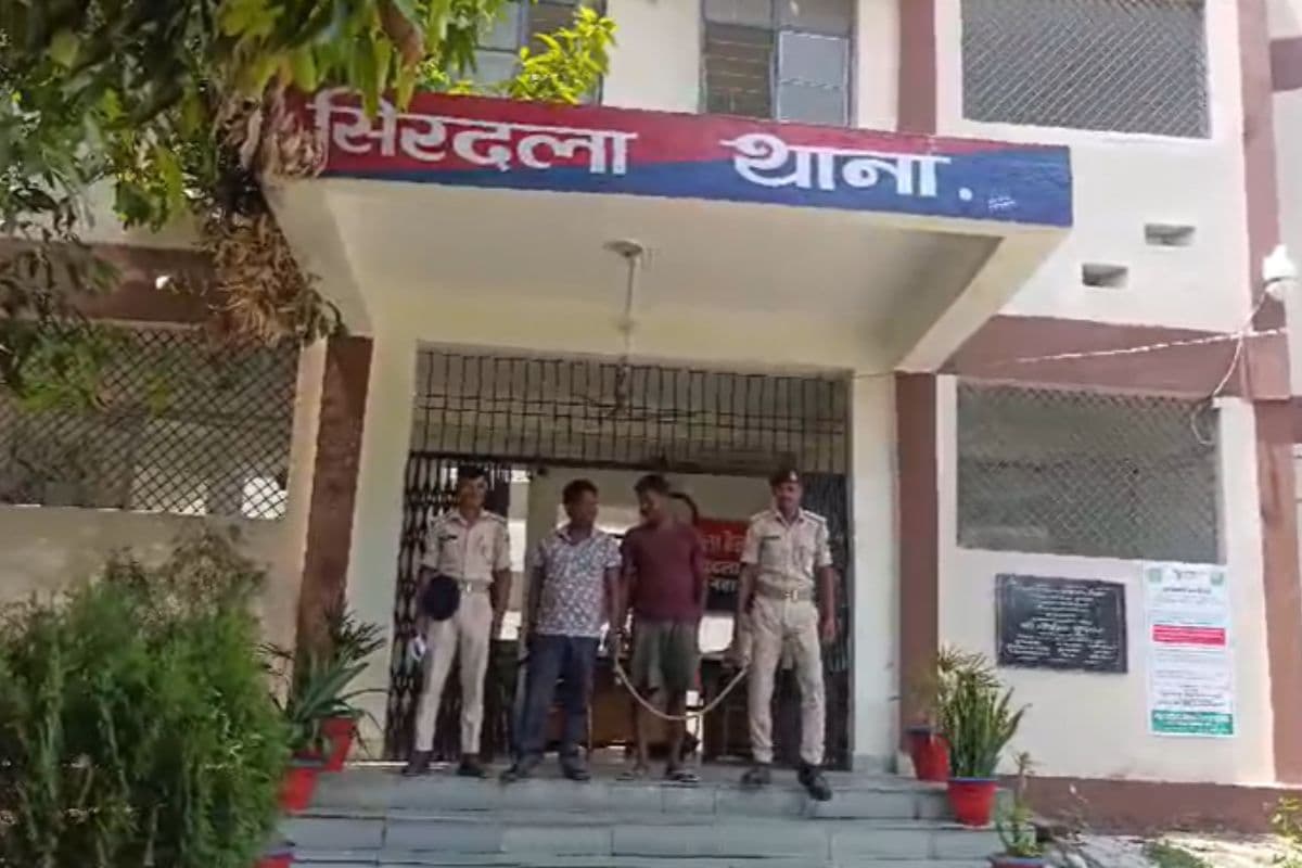 पुलिस ने दो शराबियों को पकड़ा, छुनु बिगहा गांव में पुलिस की दबिश