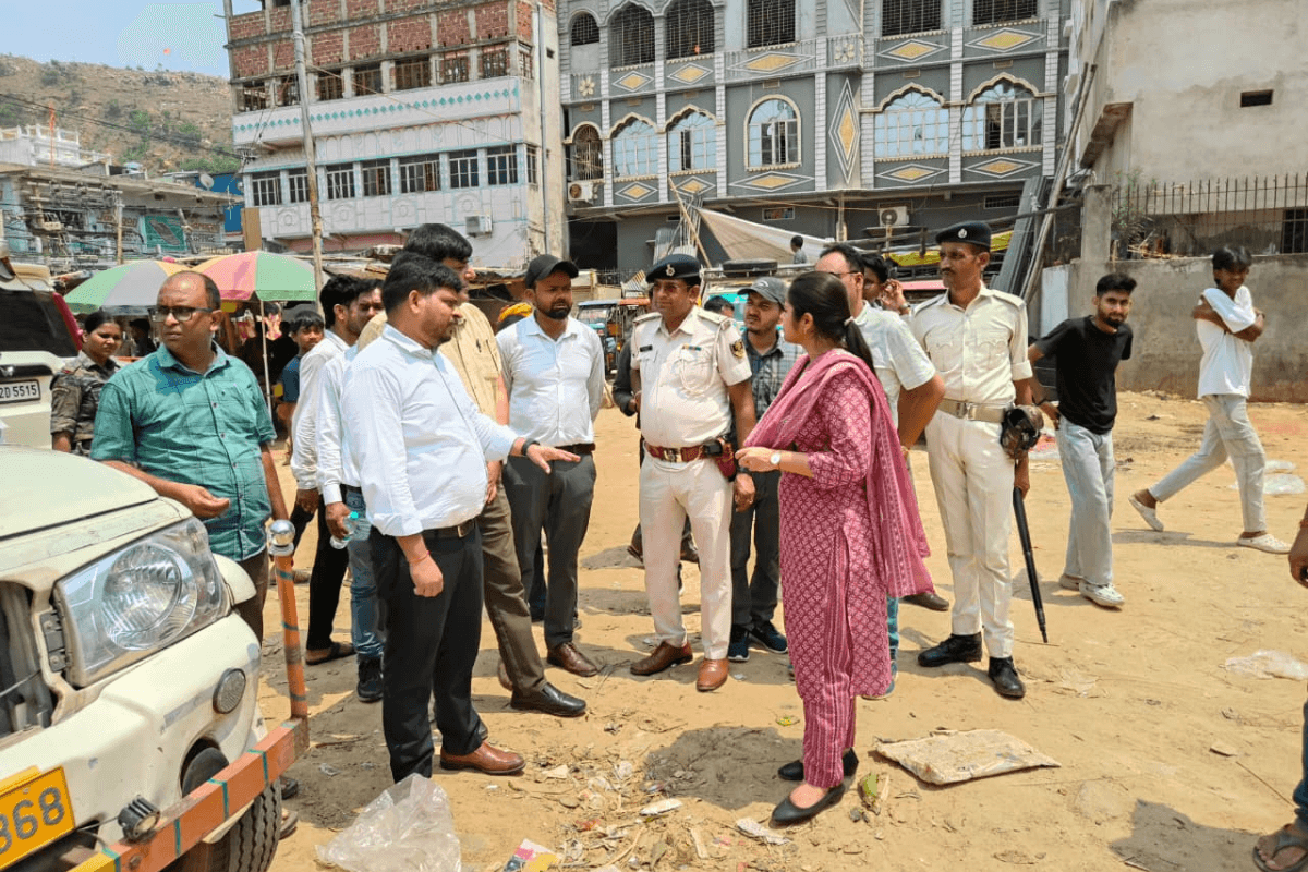 शेखपुरा में चांदनी चौक से पटेल चौक तक चला 'अतिक्रमण हटाओ' अभियान; वसूला ₹9000 जुर्माना!