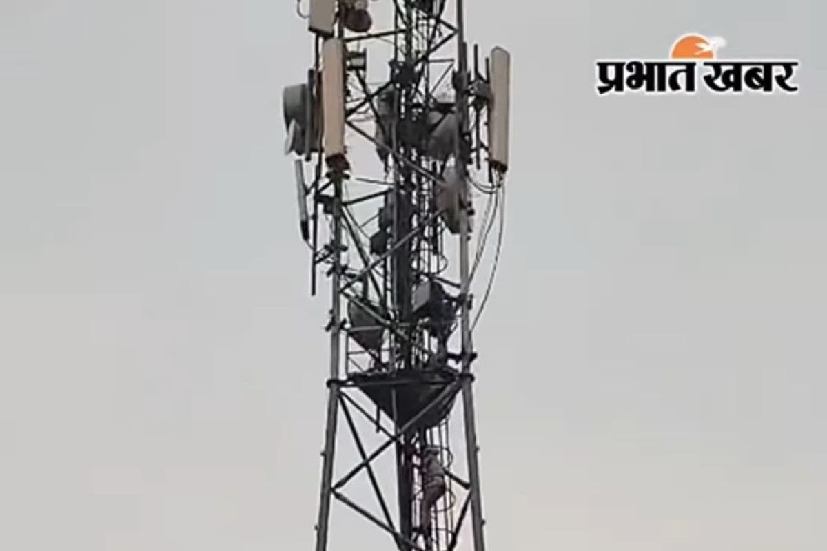 सारण में अजब प्रेम की गजब कहानी, मोबाइल टावर पर चढ़ी नाबालिग, घंटों चला हाई-वोल्टेज ड्रामा