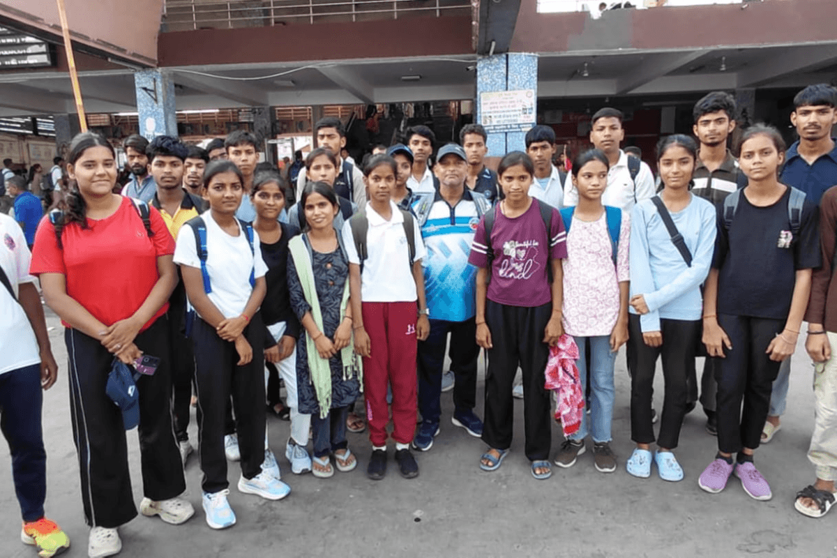 बिहार एथलेटिक्स मीट 2026: सासाराम से पटना रवाना हुए रोहतास के खिलाड़ी, मेडल जीतने पर नजर