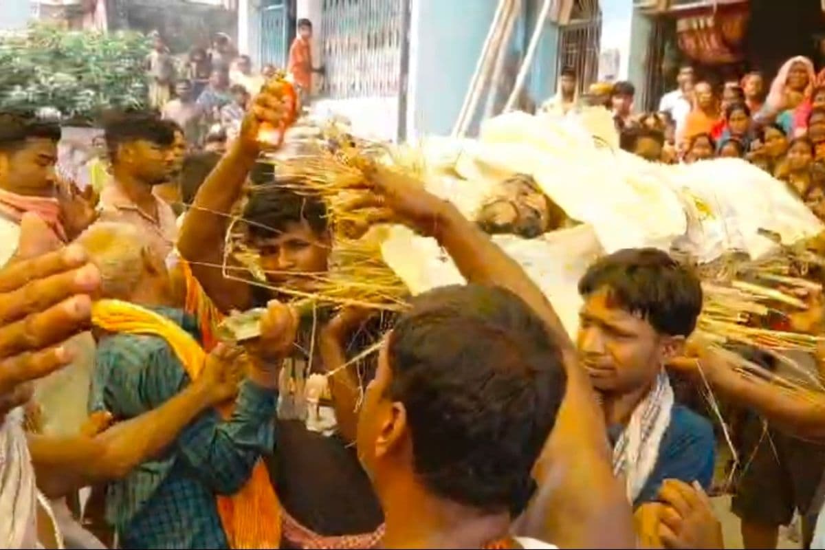 बेंगलुरु में सड़क हादसे में हाजीपुर के युवक की मौत, शव पहुंचते ही उमड़ी भीड़